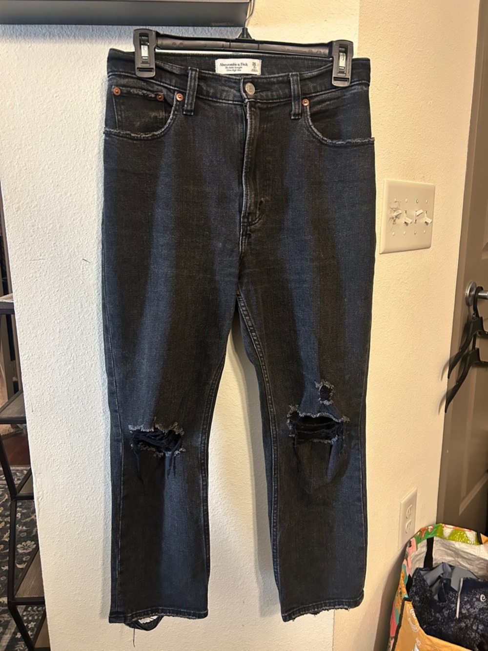 Curve love 2 short Abercrombie & Fitch Black Distressed Ankle Jeans